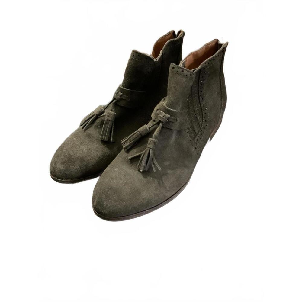 Dolce Vita Suede Tassel Ankle Boots - Stylish and Comfortable NWOT 9.5